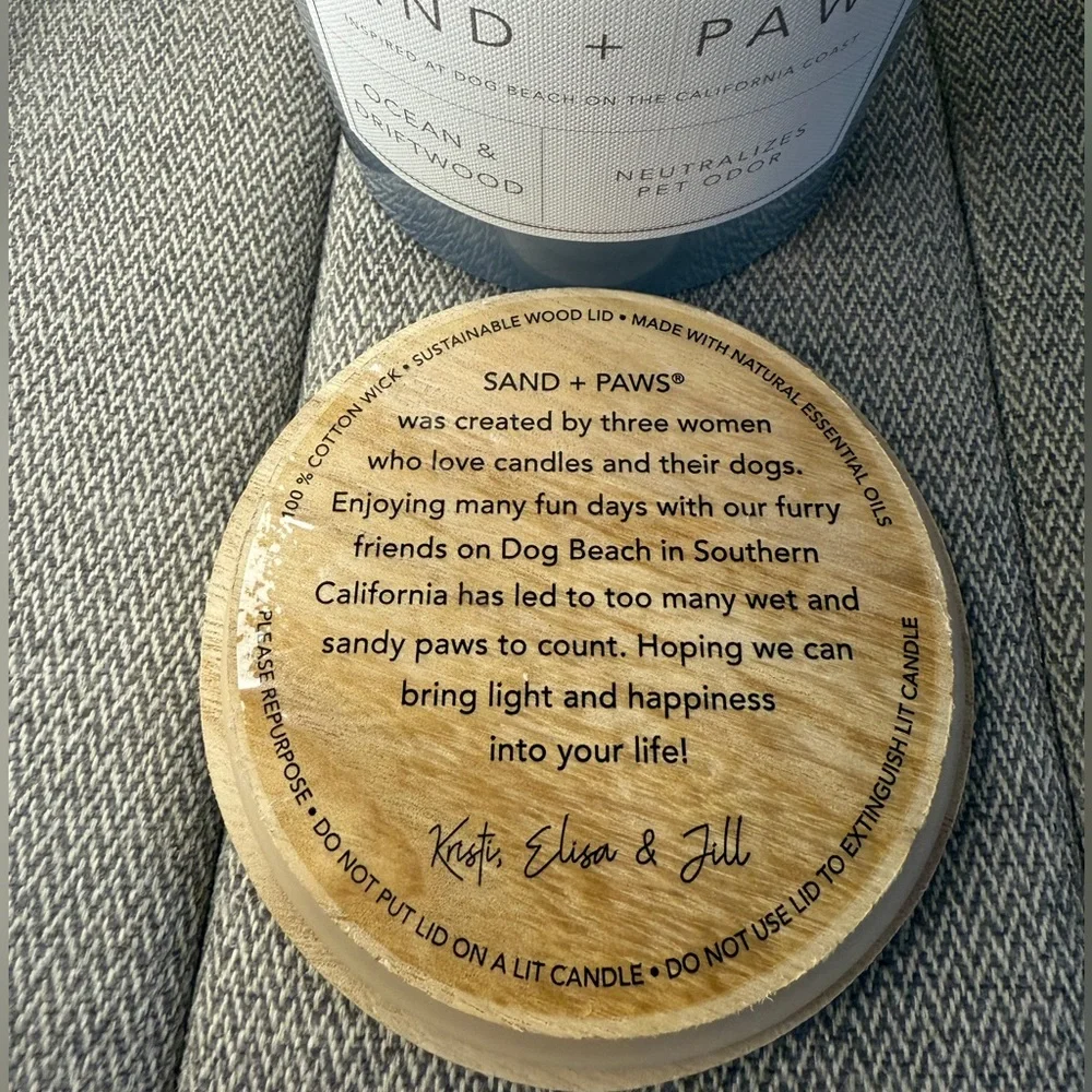 Sand + Paws Odor Neutralizing Scented Candle - Ocean & Driftwood, 21oz, 3 Wick - Picture 9 of 11